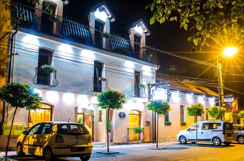 Hotel-Pensiunea Zefir Temešvár Exteriér fotografie