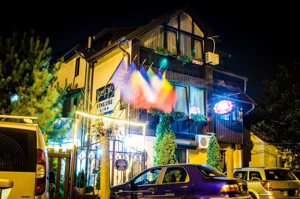 Hotel-Pensiunea Zefir Temešvár Exteriér fotografie