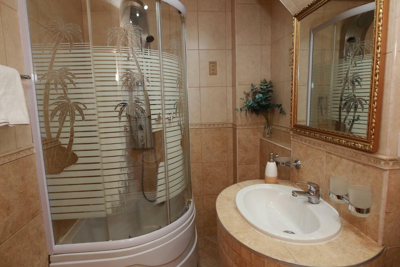 Hotel-Pensiunea Zefir Temešvár Exteriér fotografie