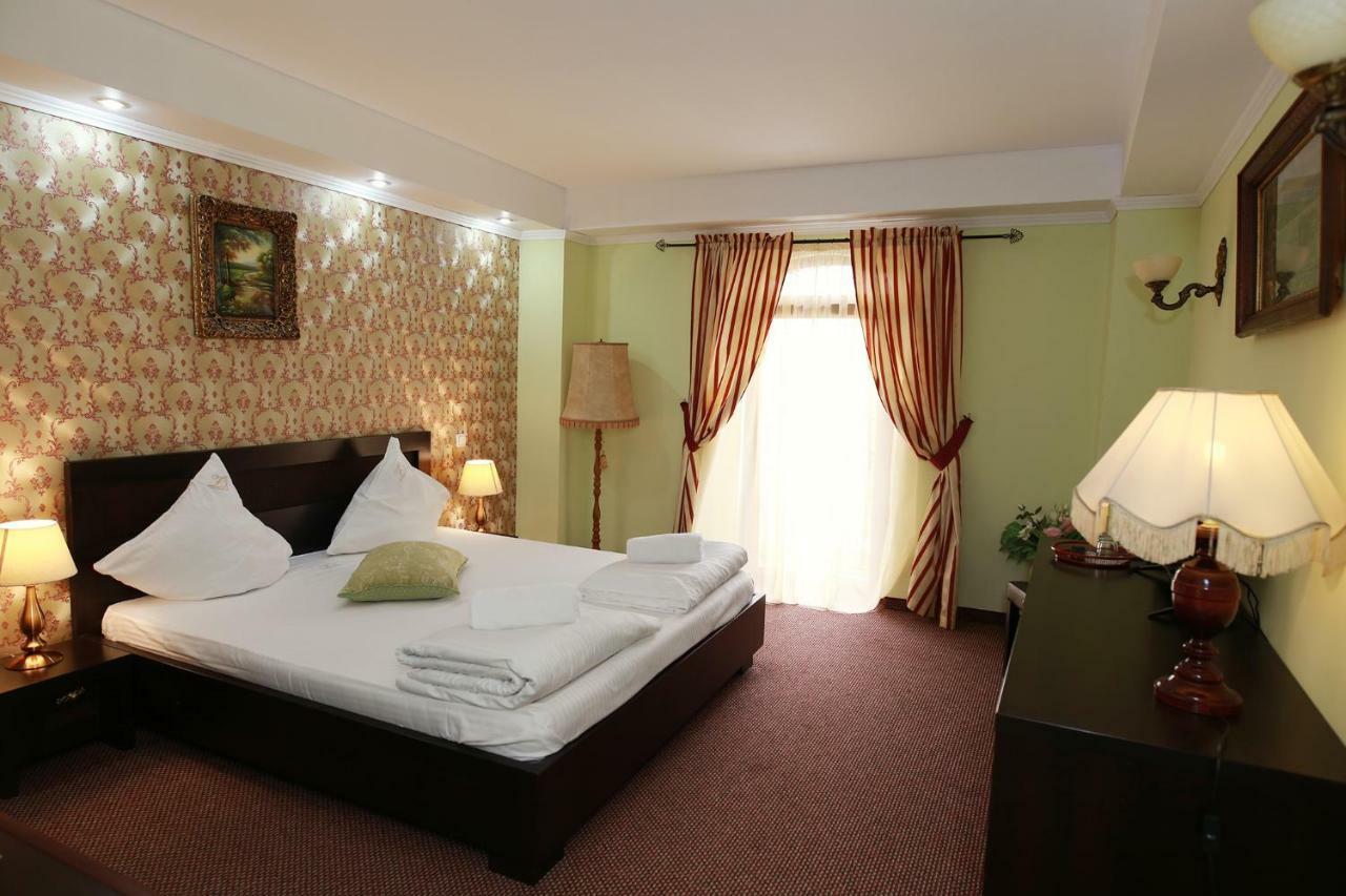 Hotel-Pensiunea Zefir Temešvár Exteriér fotografie